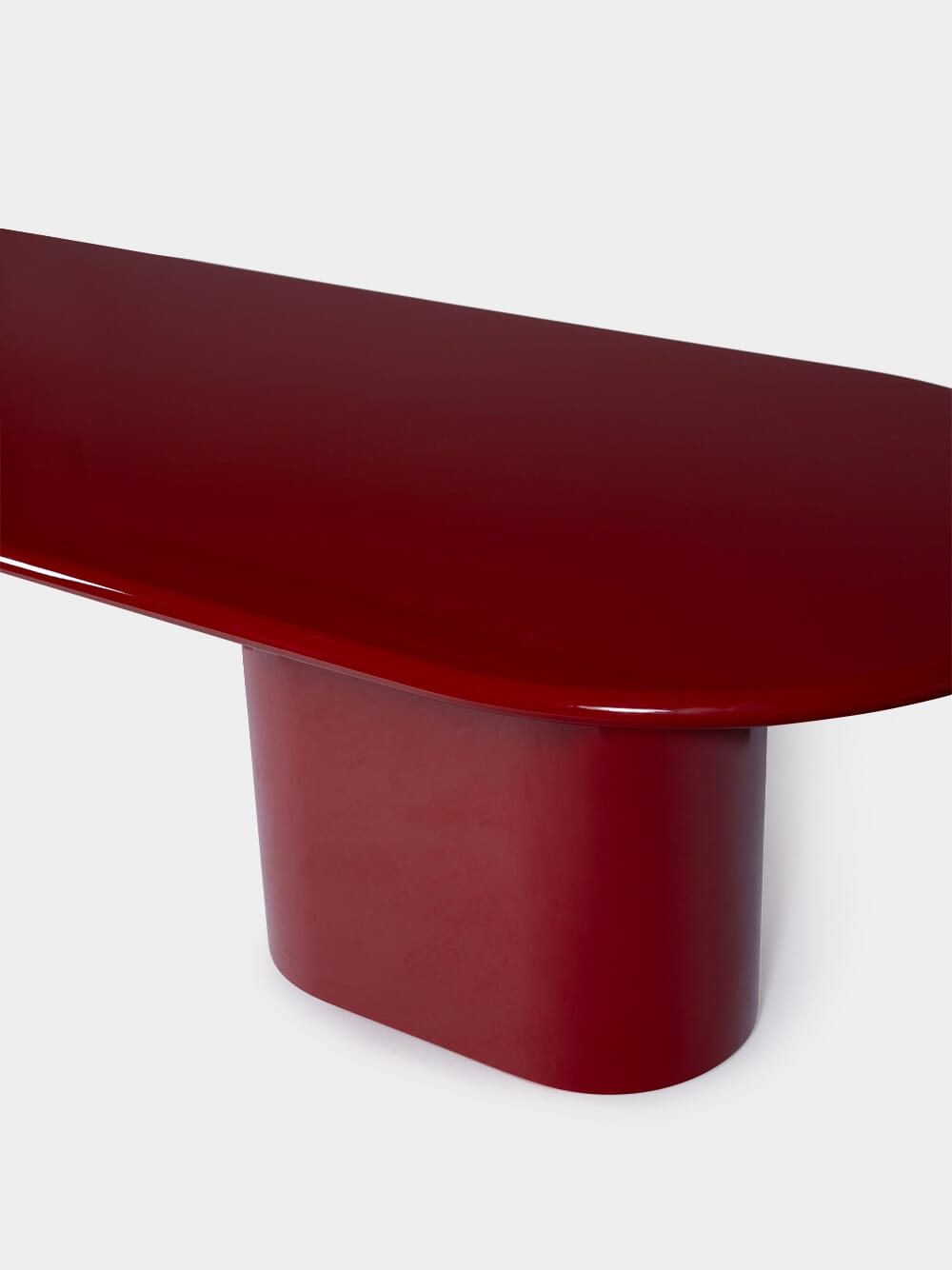Amendoeira Red Lacquered Wood Dining Table