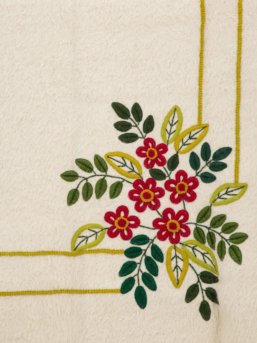 Hand-Embroidered Mécia Natural Wool Flower Embroidered Blanket