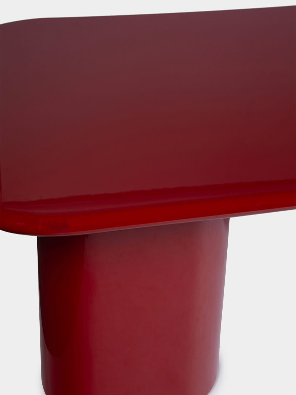 Amendoeira Red Lacquered Wood Dining Table