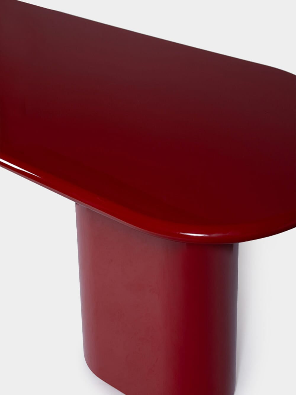 Amendoeira Red Lacquered Wood Dining Table