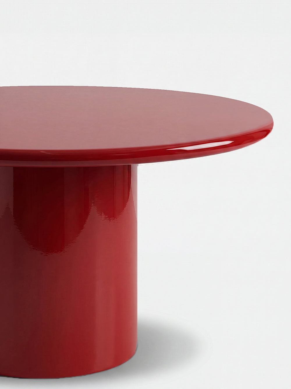 Amendoeira Red Lacquered Wood Round Dining Table