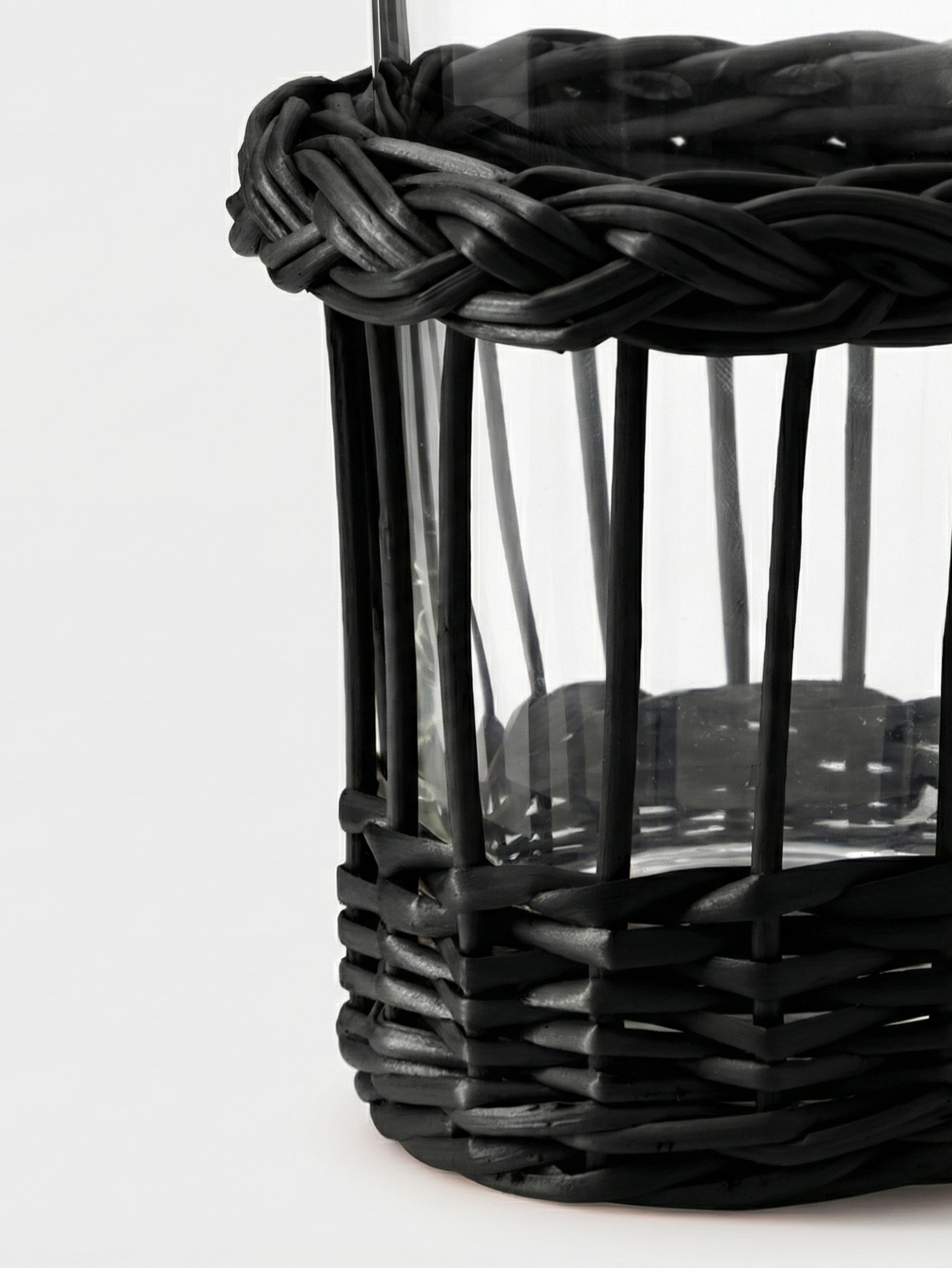 Handmade Vitória Black Wicker and Glass Tumbler