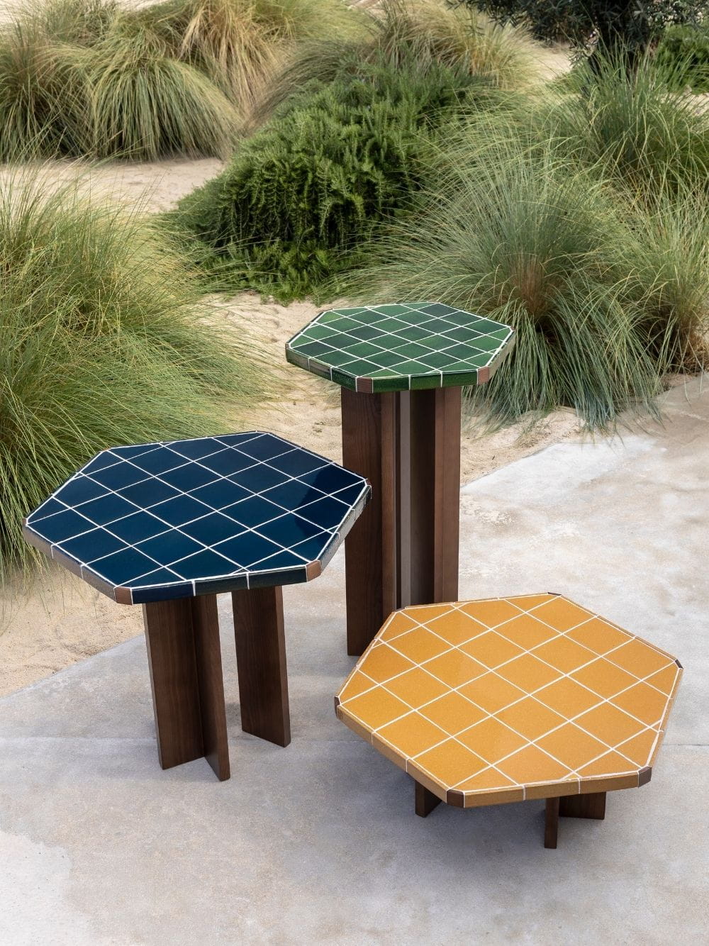 Lisboa Bordeaux Ceramic Tile and Ash Wood Dining Table