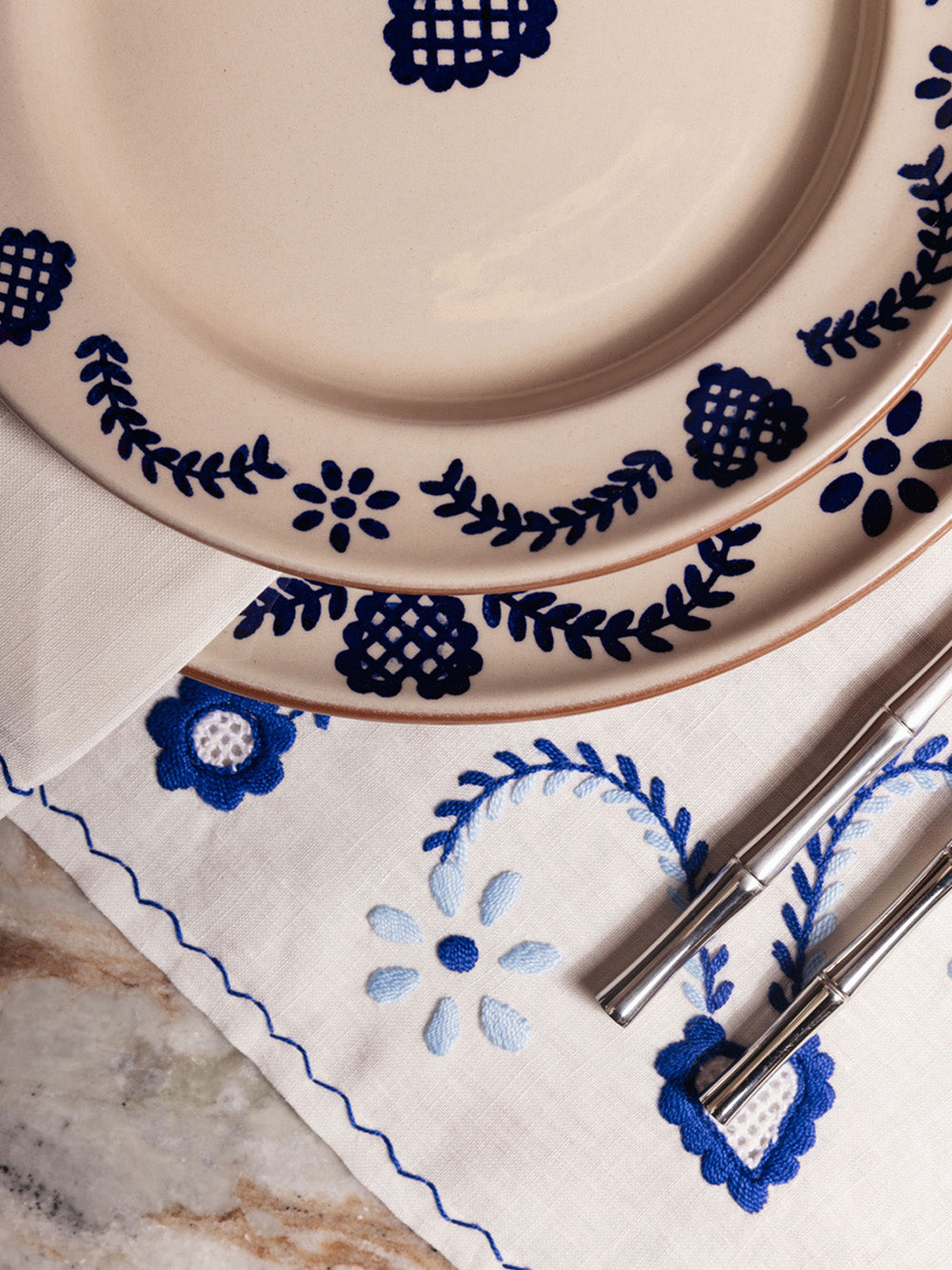 Hand-painted Viana Blue Sandstone Dinner Plate