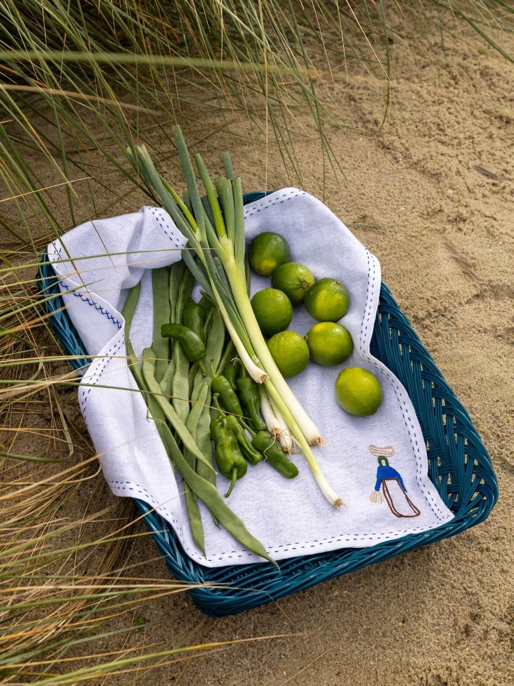 Hand-Embroidered Comporta The Harverster White Linen with Multicolour Embroidery Napkin