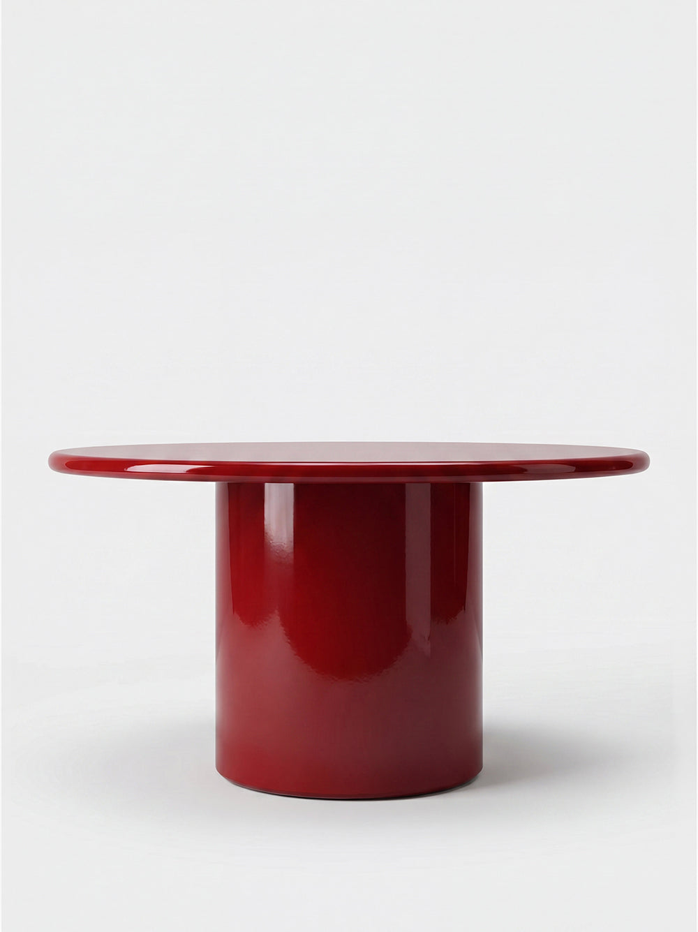 Amendoeira Red Lacquered Wood Round Dining Table