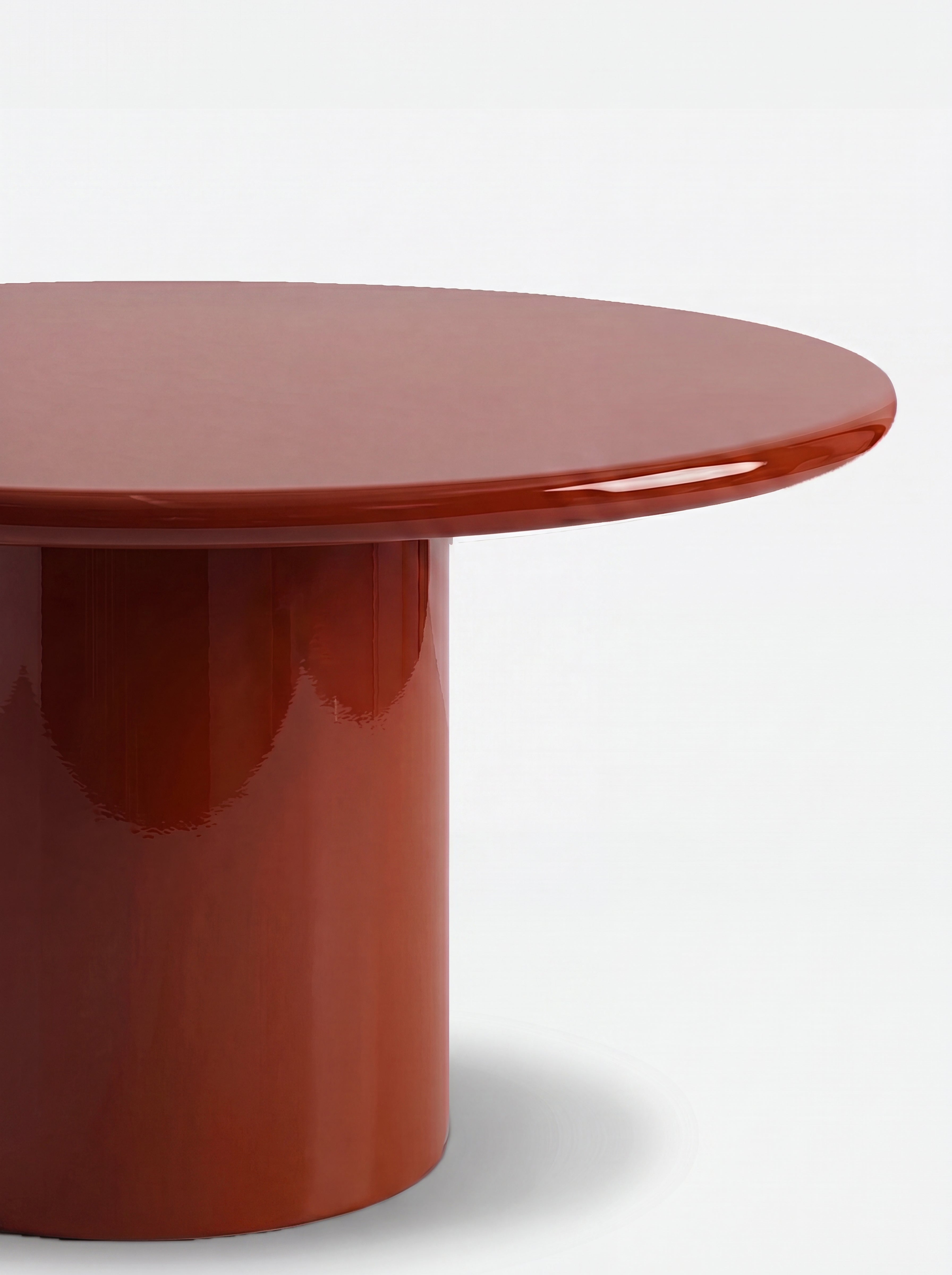 Amendoeira Brick Lacquered Wood Round Dining Table