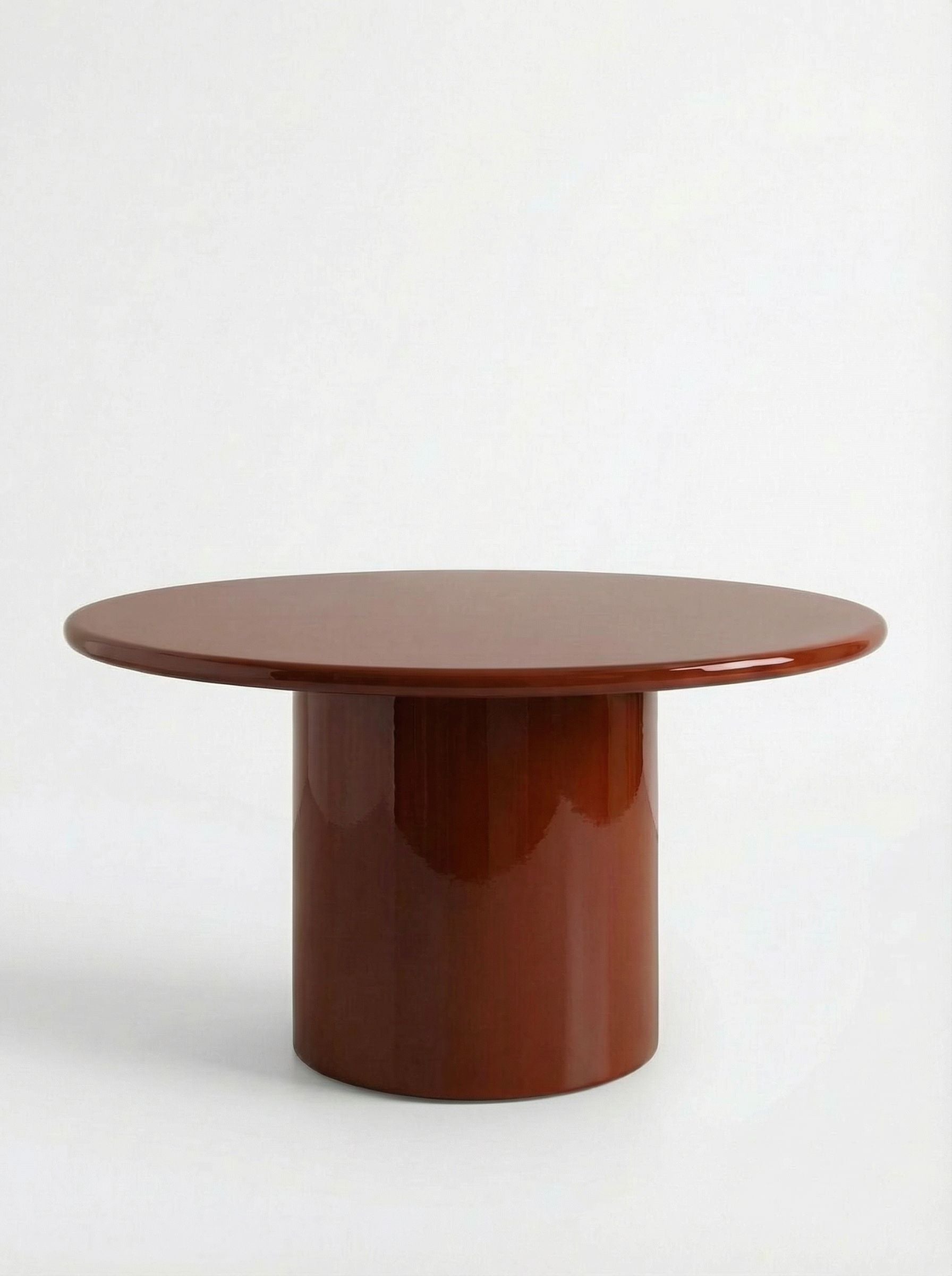 Amendoeira Brick Lacquered Wood Round Dining Table