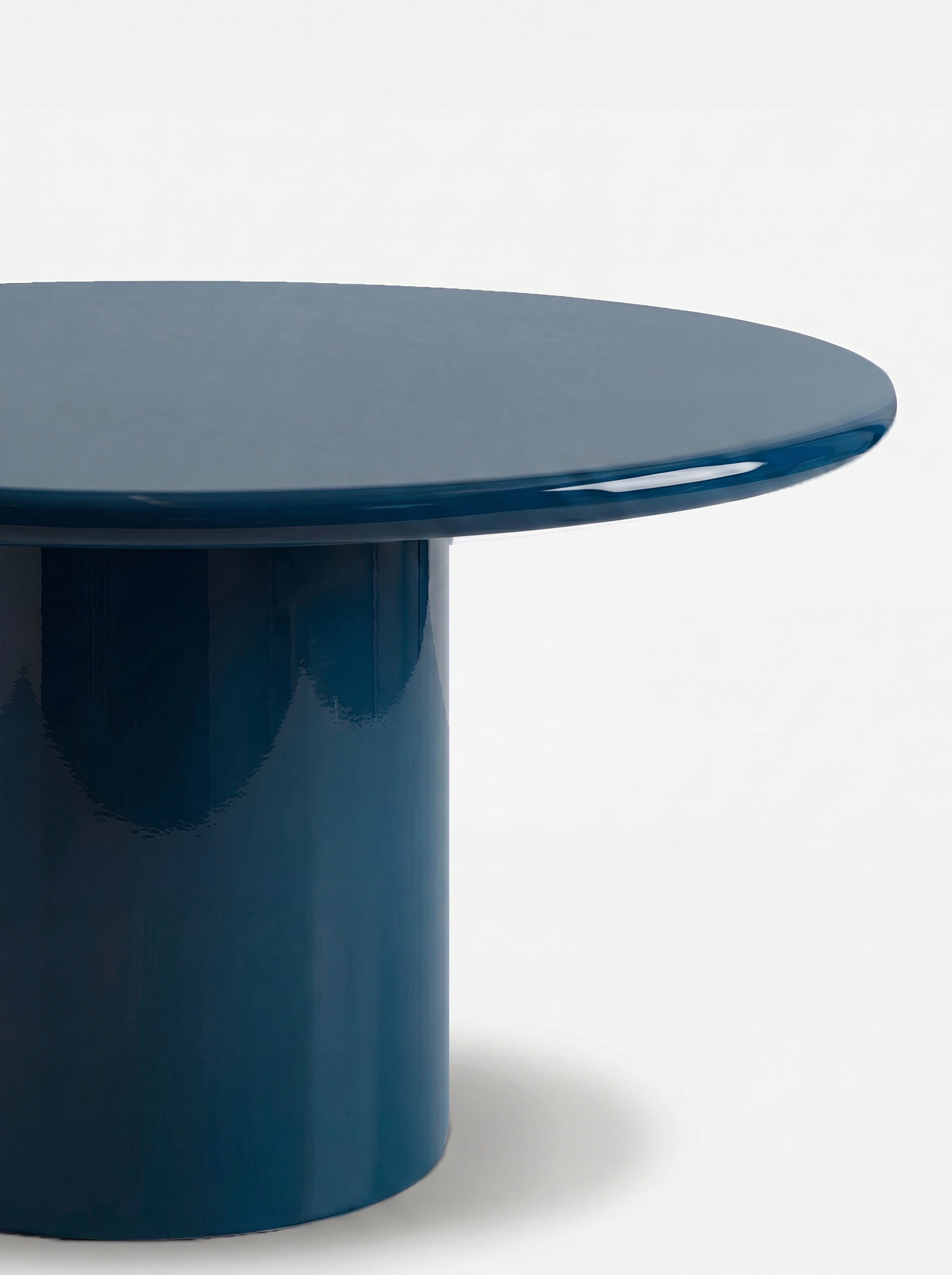 Amendoeira Petrol Blue Lacquered Wood Round Dining Table