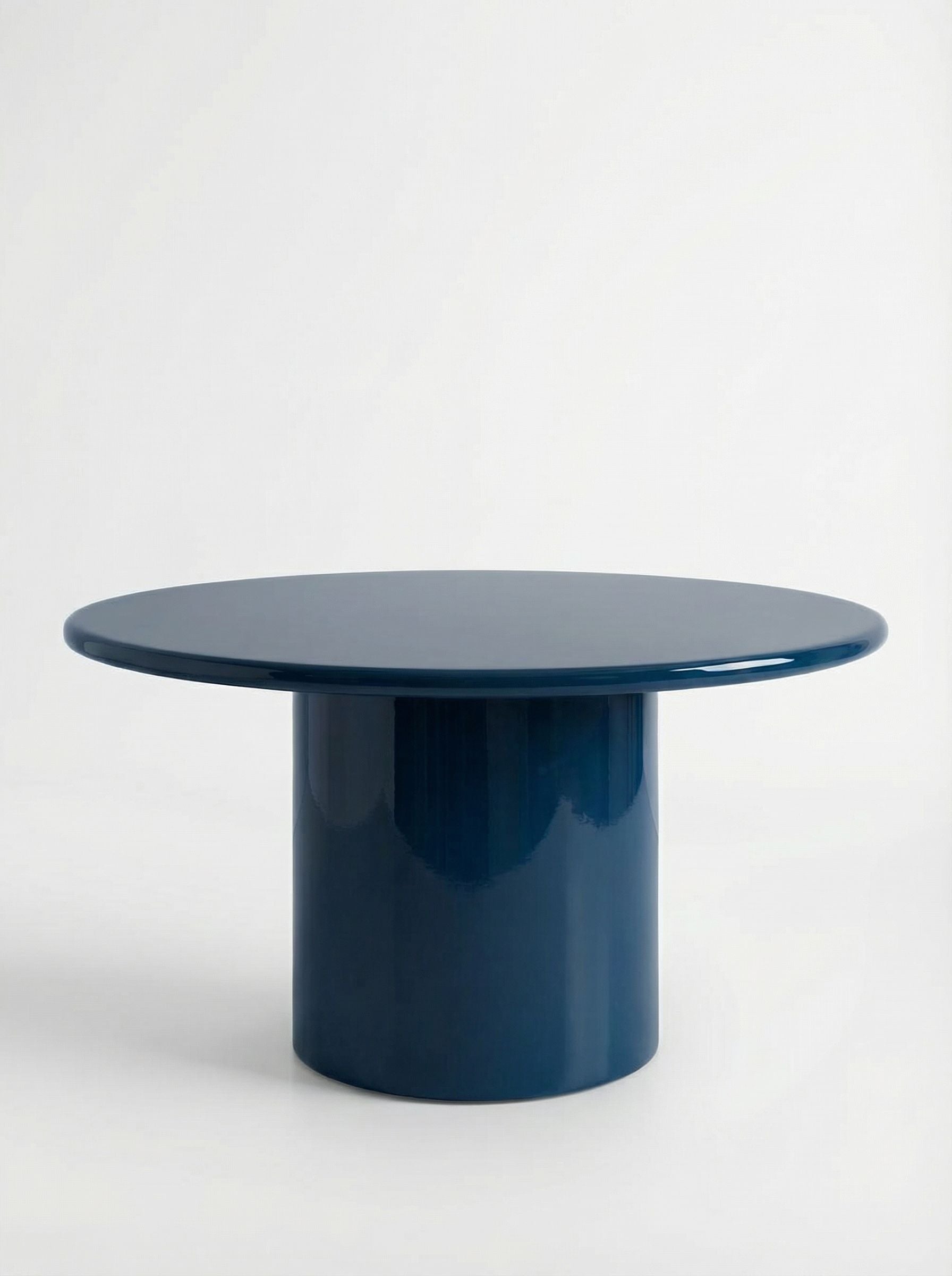 Amendoeira Petrol Blue Lacquered Wood Round Dining Table
