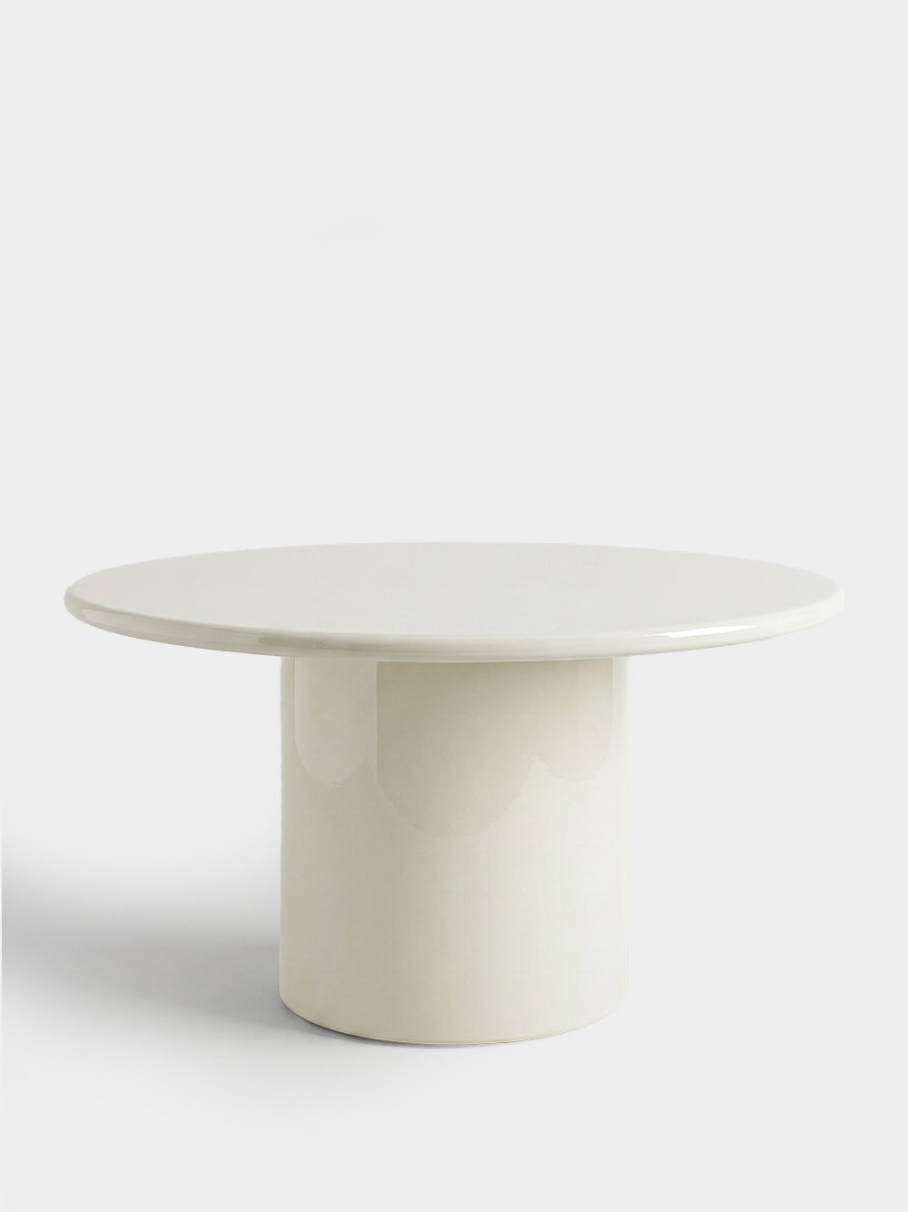 Amendoeira Ivory Lacquered Wood Round Dining Table